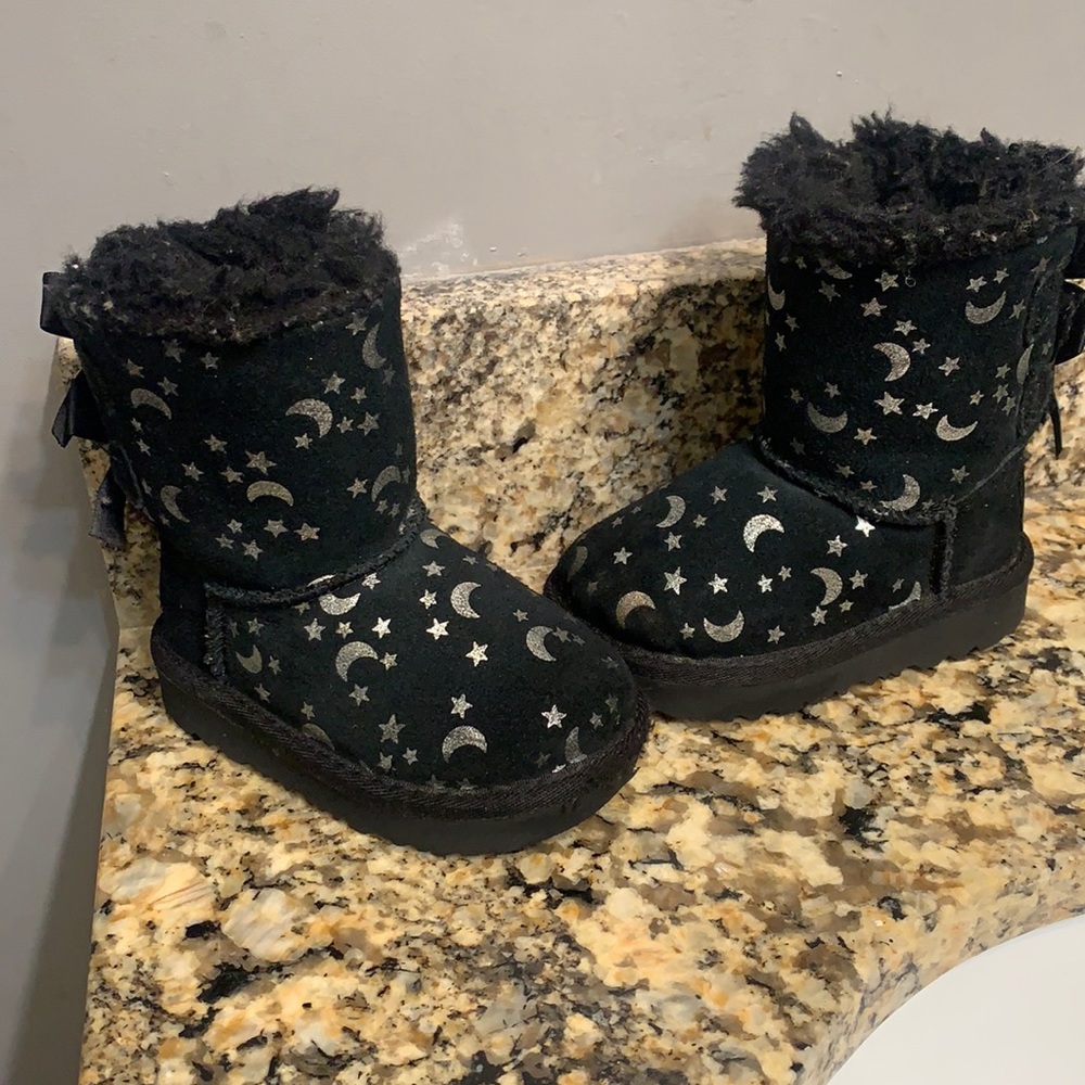 UGG TODDLER 6